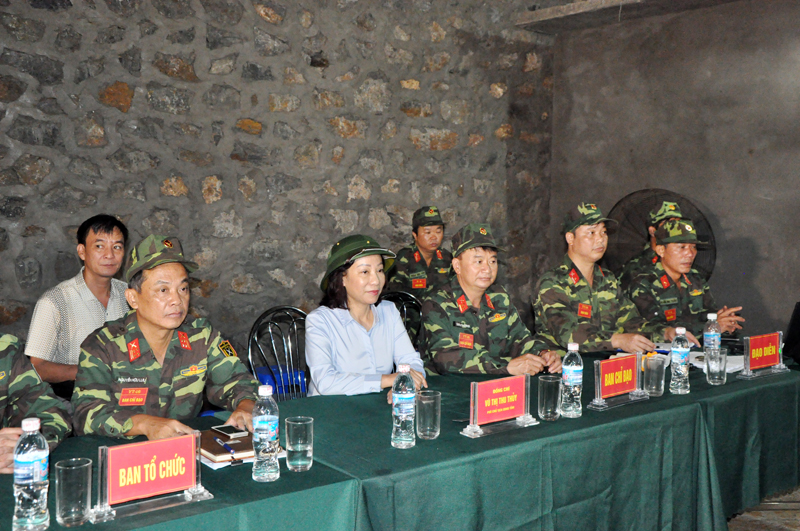 Đồng chí Vũ Thị Thu Thủy, Phó Chủ tịch UBND tỉnh dự và chỉ đạo cuộc diễn tập tác chiến phòng thủ trong khu vực của Sở Y tế.