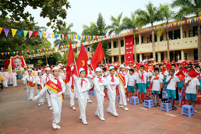 Trường Tiểu học Thị trấn Tiên Yên, huyện Tiên Yên tổ chức khai giản năm học mới 2016-2017.