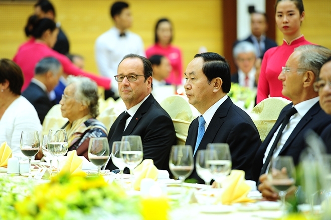  Chủ tịch nước Trần Đại Quang và Tổng thống Hollande dự Chiêu đãi Nhà nước tại Trung tâm Hội nghị Quốc tế. Ảnh: Giang Huy.