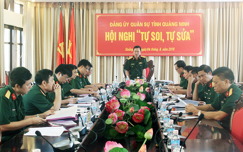 Hội nghị “tự soi, tự sửa” của Đảng uỷ Quân sự tỉnh tổ chức tháng 8-2016.