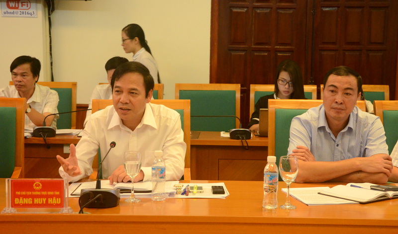 Đồng chí Đặng Huy Hậu, Phó Chủ tich thường trực UBND tỉnh phát biểu tại buổi làm việc với đoàn công tác Trung ương