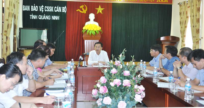 Đồng chí Nguyễn Văn Đọc, Bí thư Tỉnh ủy, Chủ tịch HĐND tỉnh làm việc tại Nhà Điều dưỡng cán bộ tỉnh.