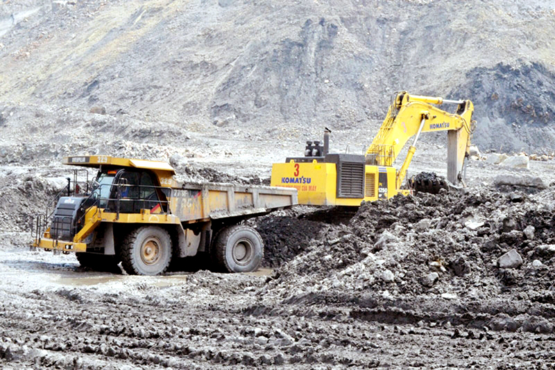 Thiết bị khai thác than lộ thiên của Công ty CP Than Núi Béo được đầu tư hiện đại. Ảnh: Hoàng Hiền (CTV) 