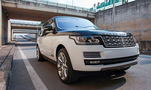 Range Rover SVAutobiography có chiều dài gần 5,2 m.