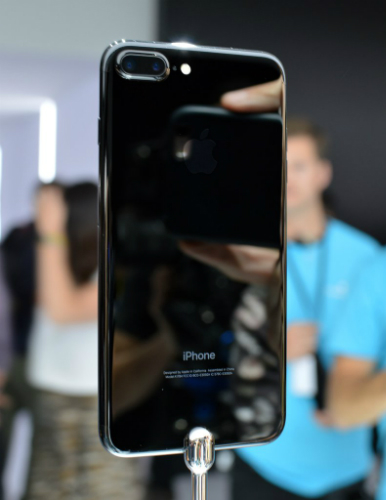 Đập hộp iPhone 7 Plus vào năm 2020 : Đẳng cấp vẫn là mãi mãi - BNews