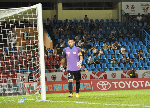 Huỳnh Tuấn Linh được bầu chọn thủ môn xuất sắc nhất giải.