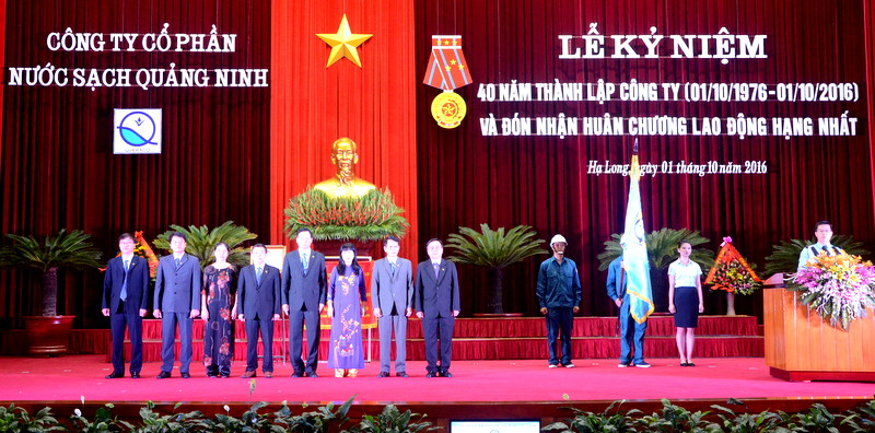 Công ty CP Nước sạch Quảng Ninh tổ chức lễ kỷ niệm 40 năm thành lập 1-10 (1976-2011) và đón nhận Huân chương Lao động Hạng nhất