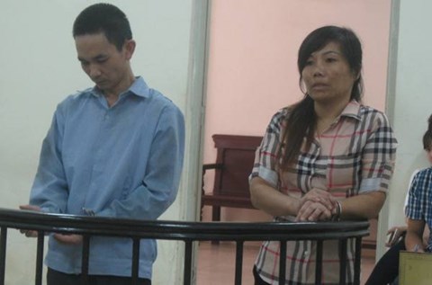 Nguyễn Duy Lợi cùng nhân tình bị đưa ra tòa án xét xử.