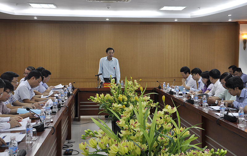 Bí thư Tỉnh ủy Nguyễn Văn Đọc chỉ ghi nhận những cố gắng của ngành Thuế trong hoạt động thu ngân sách tỉnh những năm qua.