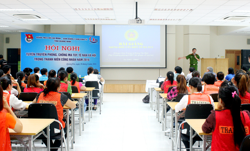 Tỉnh Đoàn phối hợp với Ban Quản lý khu kinh tế tỉnh tuyên truyền phòng, chống ma túy, tệ nạn xã hội cho hơn 200 thanh niên công nhân tại Công ty TNHH Yazaki Hải Phòng Việt Nam (TX Quảng Yên).