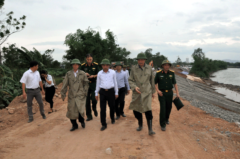 Chủ tịch UBND tỉnh Nguyễn Đức Long, kiểm tra công tác phòng, chống bão tại Móng Cái