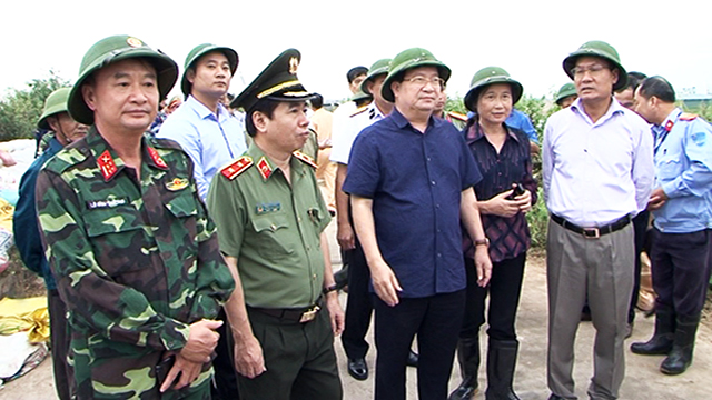 Phó Thủ tướng Trịnh Đình Dũng chỉ đạo chống bão tại Quảng Ninh