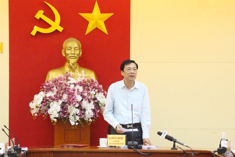 Bí thư Tỉnh ủy Nguyễn Văn Đọc chỉ đạo tại cuộc họp.
