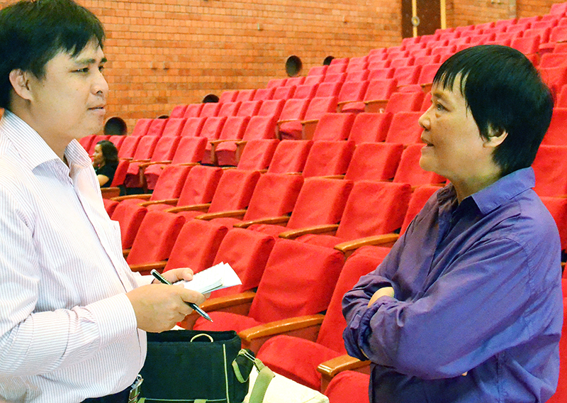 Tiến sĩ khoa học Đoàn Hương trao đổi với phóng viên Báo Quảng Ninh.