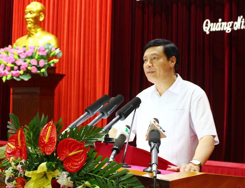 Đồng chí Nguyễn Đức Long, Chủ tịch UBND tỉnh phát biểu tại hội nghị