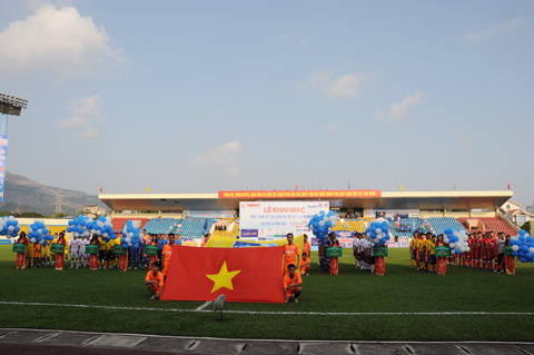 Quang cảnh lễ khai mạc vòng chung kết Giải vô địch U21 Báo Thanh Niên 