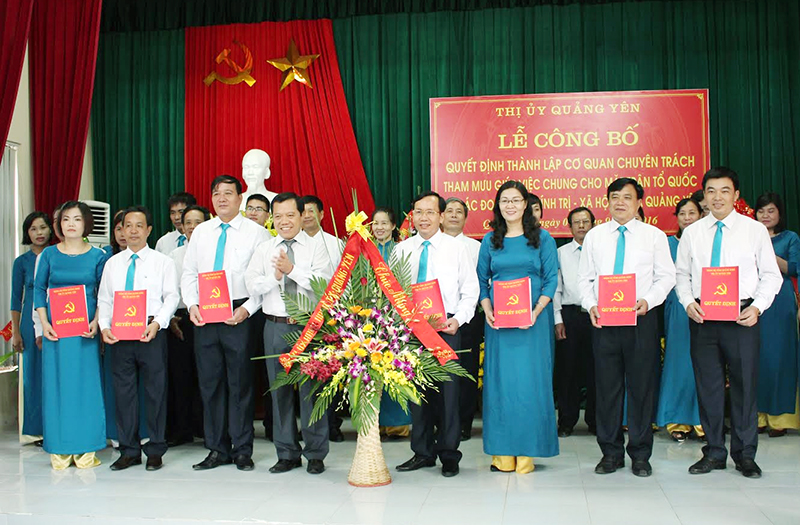 TX Quảng Yên công bố quyết định thành lập Cơ quan tham mưu, giúp việc chung trong khối MTTQ và các đoàn thể chính trị - xã hội.