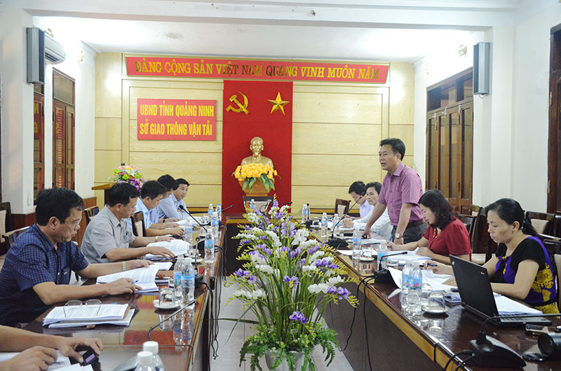 Đồng chí Nguyễn Đức Thành, Phó Chủ tịch HĐND tỉnh phát biểu kết luận buổi làm việc với Sở GTVT