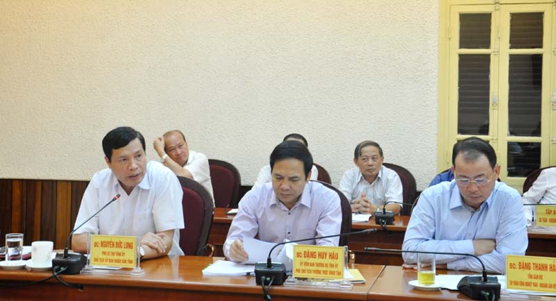 Đồng chí Nguyễn Đức Long, Phó Bí thư Tỉnh ủy, Chủ tịch UBND tỉnh tham gia ý kiến tại hội nghị.