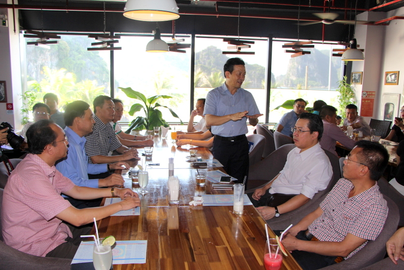 Đồng chí Nguyễn Văn Thành, Phó Chủ tịch UBND tỉnh phát biểu chỉ đạo tại buổi gặp mặt trong chương trình Cafe doanh nhân 