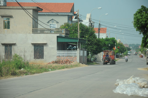 Tuyến đường đi vào trung tâm các xã, phường của TX Đông Triều đã cơ bản đẹp khang trang 