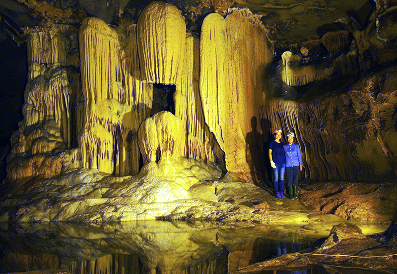 Thạch nhũ trong hang Cống Đầm vô cùng đa dạng về hình thù, kích thước, màu sắc, thành phần và độ tinh khiết