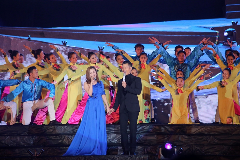 Chương trình còn có sự góp mặt của các ca sỹ Quảng Ninh đã thành danh.