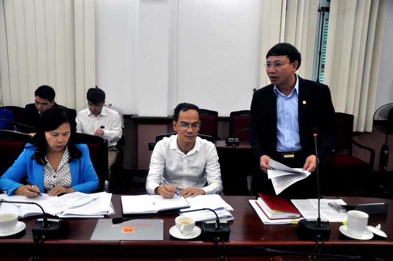 Đồng chí Nguyễn Xuân Ký, Phó Chủ tịch HĐND tỉnh phát biểu cho ý kiến vào dự tờ trình về việc đề nghị thông qua Quy hoạch phát triển ngành thương mại tỉnh Quảng Ninh đến năm 2025, tầm nhìn 2030