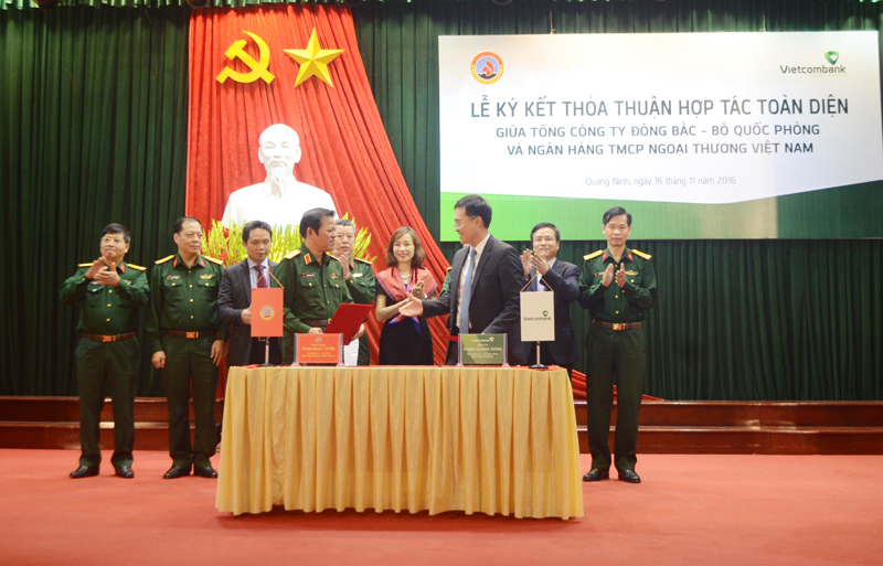 Lãnh đạo Tổng Công ty Đông Bắc và Vietcombank ký kết thỏa thuận hợp tác toàn diện