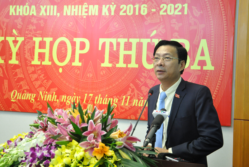 Đồng chí Nguyễn Văn Đọc, Bí thư Tỉnh ủy, Chủ tịch HĐND tỉnh, Chủ tọa phát biểu khai mạc kỳ họp.