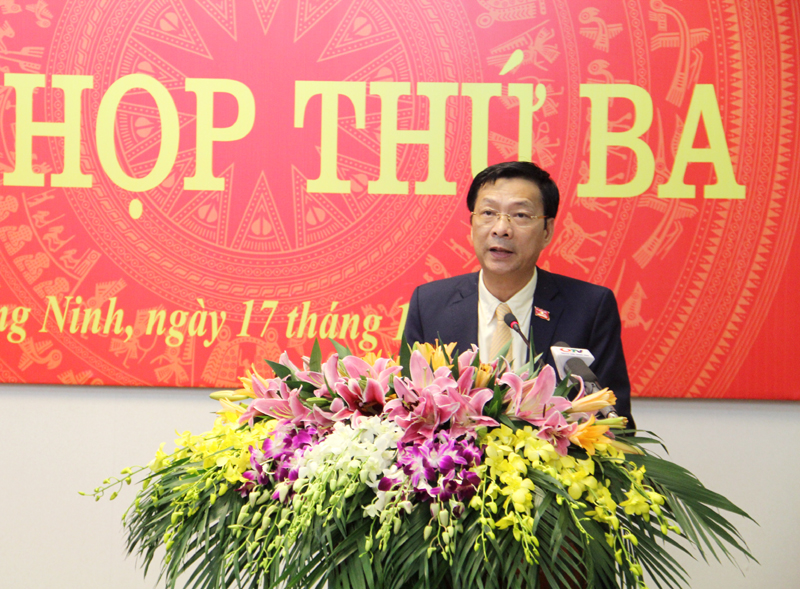 Đồng chí Nguyễn Văn Đọc, Bí thư Tỉnh ủy, Chủ tịch HĐND tỉnh, Chủ tọa kỳ họp phát biểu tại phiên bế mạc.