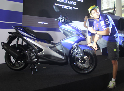 Valentino Rossi chính thức vén màn Yamaha NVX 2017 tại Malaysia