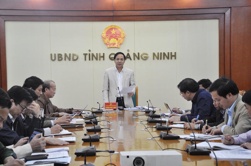Đồng chí Đặng Huy Hậu, Phó Chủ tịch Thường trực UBND tỉnh đề nghị TKV đẩy nhanh tiến độ dự án.
