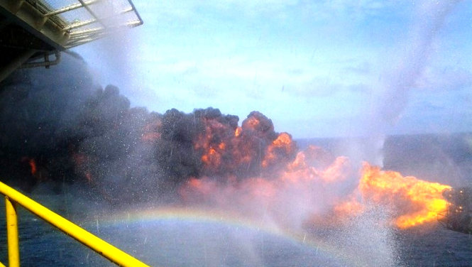Thử vỉa ra dòng dầu tại giếng khoan BH-47 - Ảnh: PVN