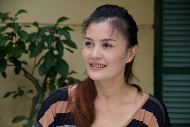 Hoa Thúy là nữ diễn viên nổi tiếng của phim truyền hình Việt. Ngoài ra, chị còn là một nghệ sĩ sân khấu và tham gia kinh doanh.