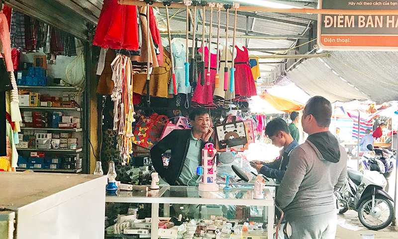 Chợ cửa khẩu Hoành Mô là một điểm thu hút khách du lịch của Bình Liêu.