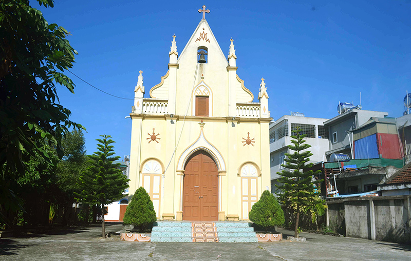 Nhà thờ Tiên Yên (phố Thống Nhất, thị trấn Tiên Yên).