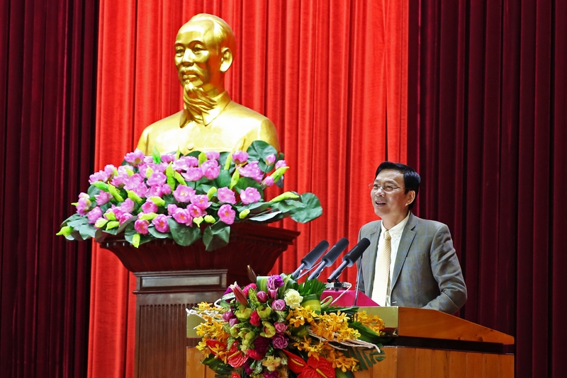 Đồng chí Nguyễn Văn Đọc, Bí thư Tỉnh ủy, Chủ tịch HĐND tỉnh tiếp thu ý kiến của các vị đại biểu.