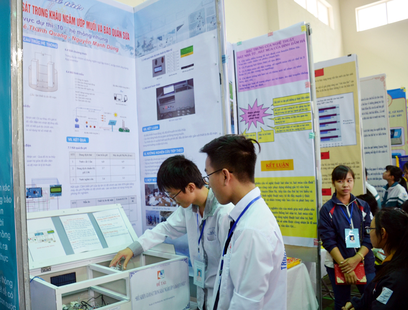 Dự án “Điều khiển, giám sát trong khâu ngâm - ướp muối và bảo quản sứa” của nhóm học sinh Trường THPT Chuyên Hạ Long là một trong 4 dự án đoạt giải nhất tại cuộc thi.