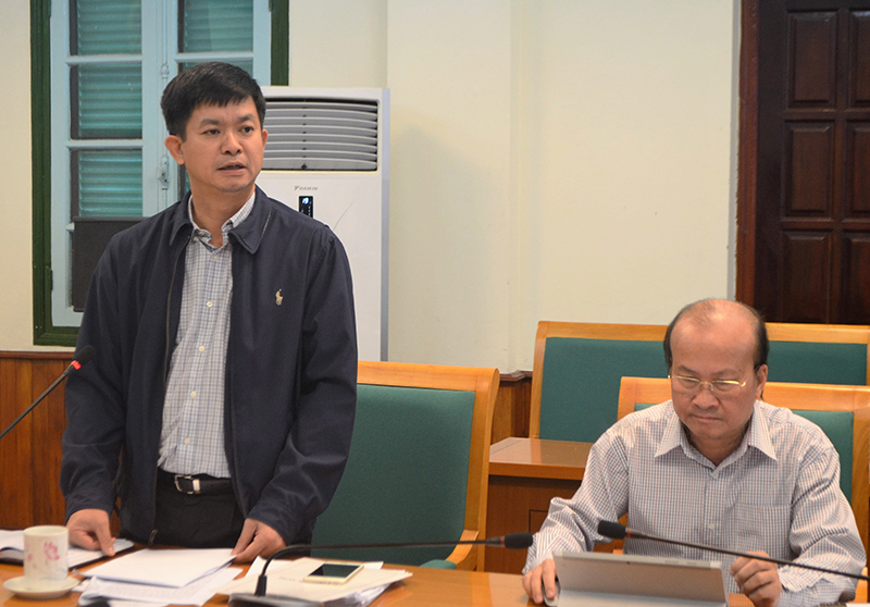 Đồng chí Lê Quang Tùng, Phó Chủ tịch UBND tỉnh, Trưởng BCĐ 389 phát biểu tại hội nghị