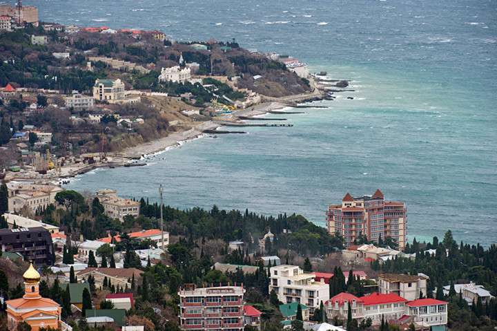   Góc nhìn từ trên cao xuống khu vực bờ biển gần Simeiz và Alupka.