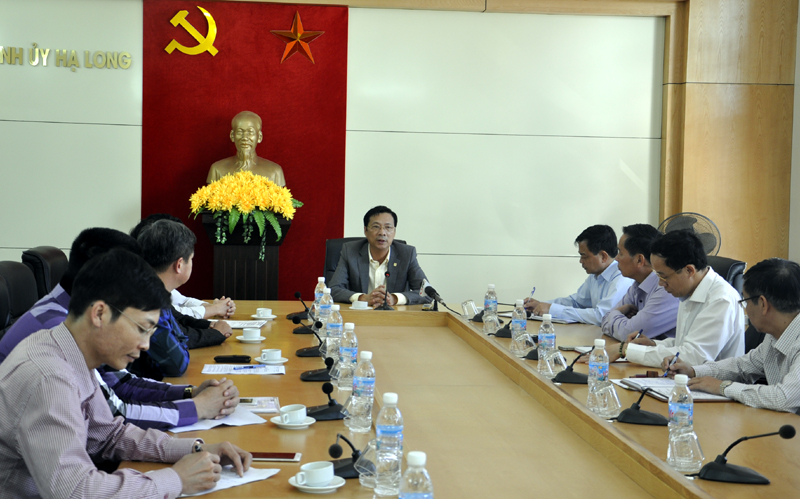 Đồng chí Nguyễn Văn Đọc, Bí thư Tỉnh ủy, Chủ tịch HĐND tỉnh phát biểu chỉ đạo tại cuộc họp.
