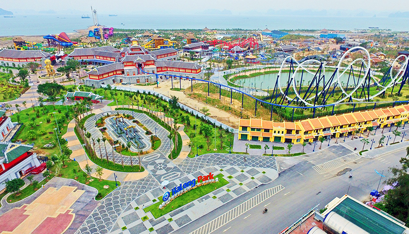 Công viên Đại Dương được Tập đoàn Sun Group đầu tư hiện đại với nhiều dịch vụ vui chơi, giải trí, góp phần tạo điểm nhấn cho du lịch Hạ Long. Ảnh: Hùng Sơn