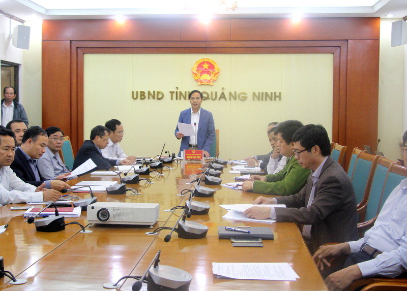 Đồng chí Đặng Huy Hậu Phó Chủ tịch Thường trực UBND tỉnh phát biểu ý kiến tại hội nghị trực tuyến toàn quốc