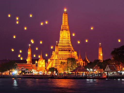 Đất nước chùa vàng Thái Lan với những ngôi đền rực rỡ nguy nga, biển trong xanh và những nụ cười tươi tắn. ..  là điểm đến yêu thích của rất nhiều du khách Việt.  Ảnh: Travelchannel.