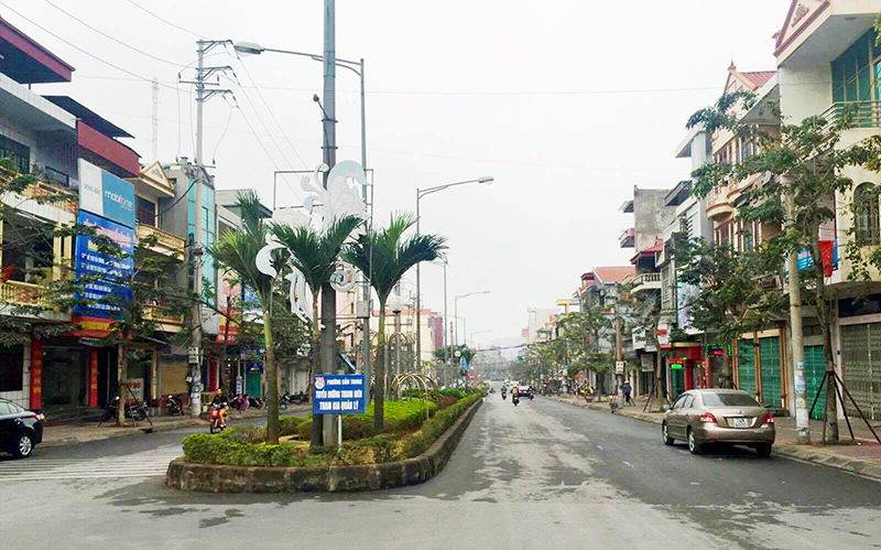 Đường Bái Tử Long - tuyến đường xanh - sạch - đẹp của phường Cẩm Trung, TP Cẩm Phả có sự tham gia quản lý của Đoàn Thanh niên.