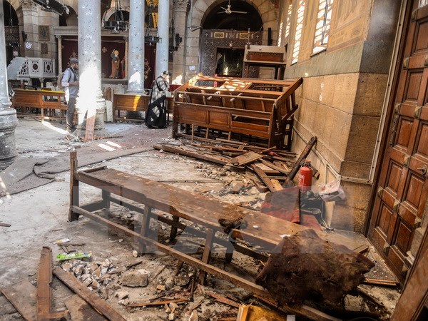 Cảnh đổ nát tại nhà thờ sau vụ nổ ngày 11/12/2016. (Nguồn: EPA/TTXVN)