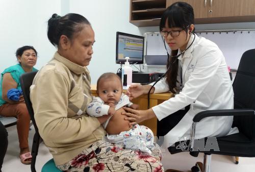 Bệnh nhi đến khám tại Khoa Khám bệnh, Bệnh viện Nhi đồng Thành phố Hồ Chí Minh. Ảnh: Phương Vy/TTXVN