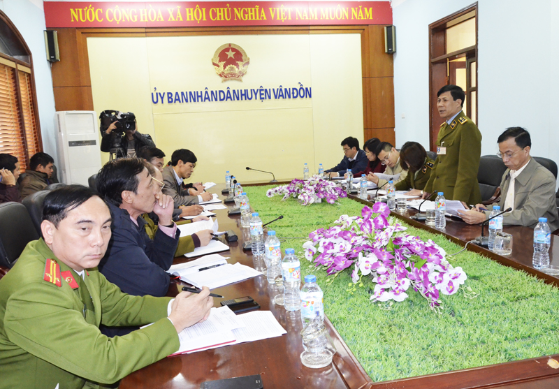 Đoàn liên ngành số 2 về ATTP của tỉnh làm việc với BCĐ liên ngành ATTP huyện Vân Đồn chiều ngày 18/1