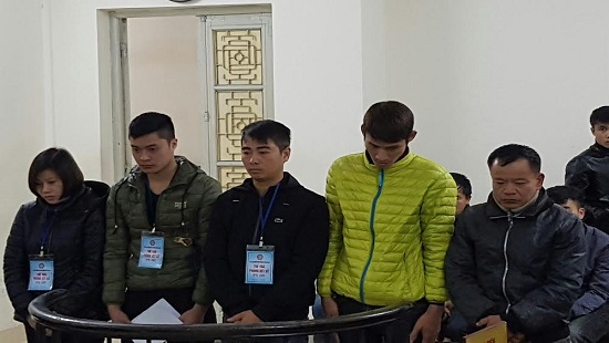 Các bị cáo tại phiên tòa xét xử ngày 18/1 (ảnh: congly.vn)